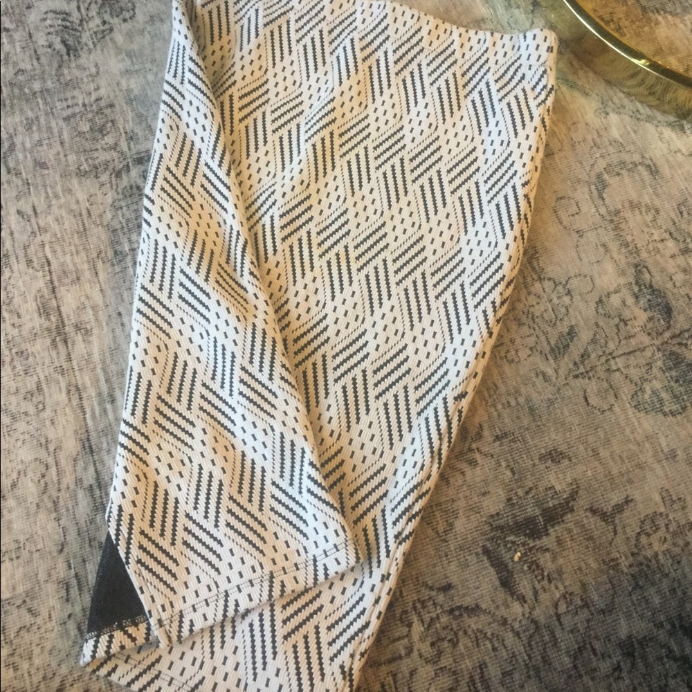 H&M Textured Pencil Skirt